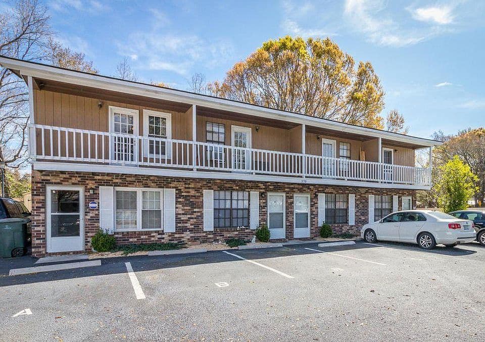 270 Fleming Road, Charleston