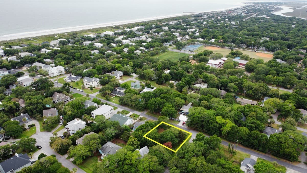 Luxury home at 1 Wills Way, Isle of Palms - sold for $1,300,000