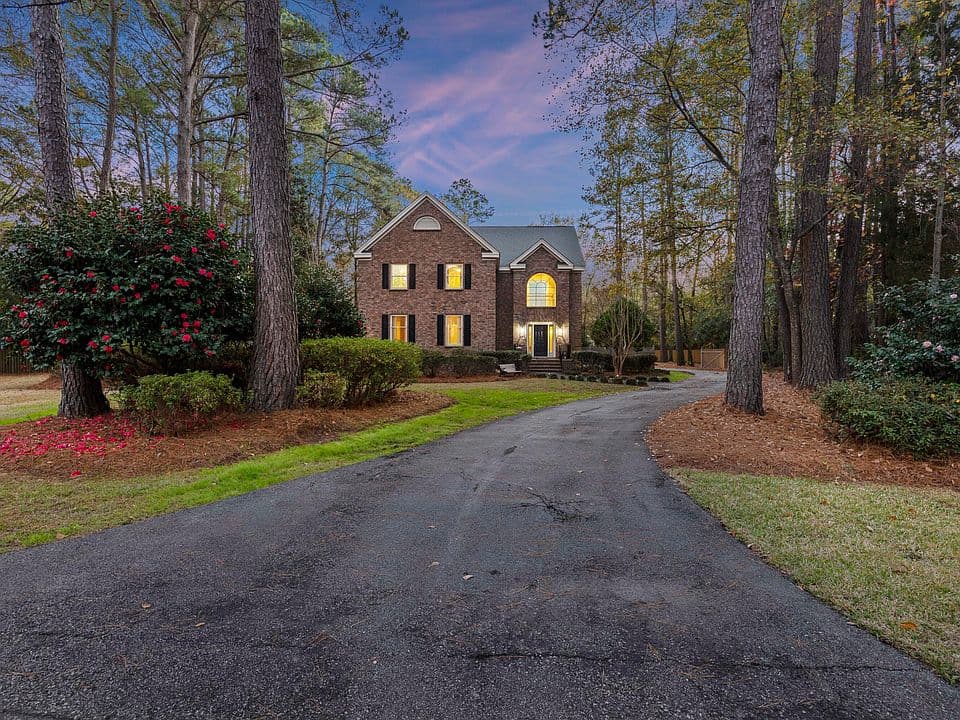Luxury home at 1109 Somerset Court, Mount Pleasant - sold for $1,200,000