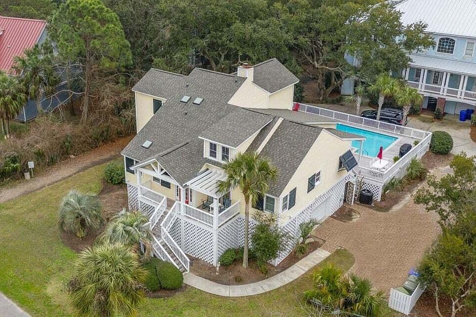 Luxury home at 16 54th Avenue, Isle of Palms - sold for $2,470,000