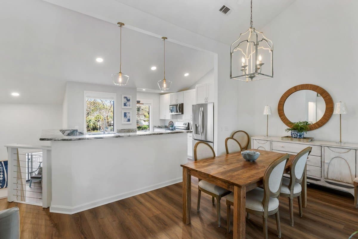 Luxury home at 30 Fairway Dunes Lane, Isle of Palms - sold for $1,290,000
