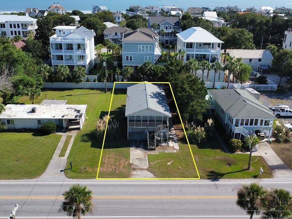 Luxury home at 312 Palm Boulevard, Isle of Palms - sold for $1,100,000