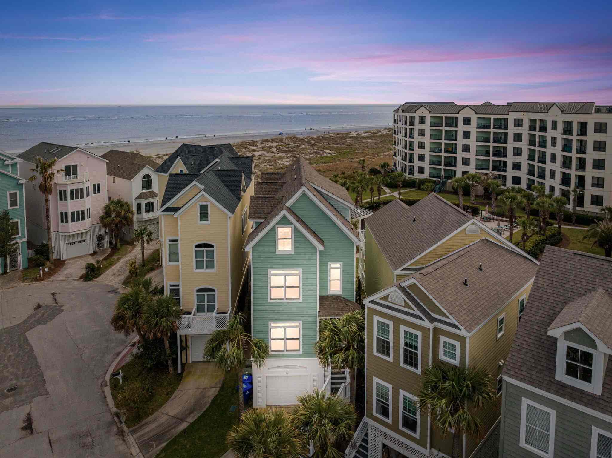 Luxury home at 4 Summer Dunes Lane, Isle of Palms - sold for $3,000,000