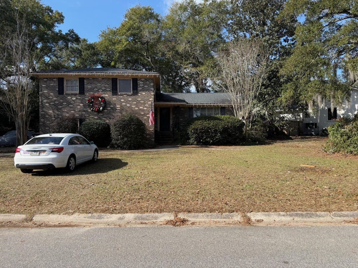 Luxury home at 665 Pawley Road, Mount Pleasant - sold for $1,175,000