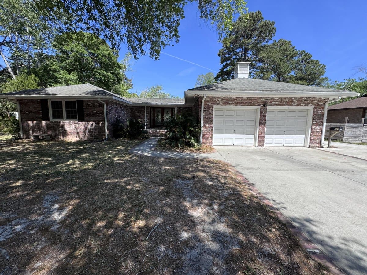 Luxury home at 686 Pelzer Drive, Mount Pleasant - sold for $1,495,000